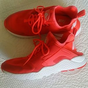 Air Huarache By NIKE